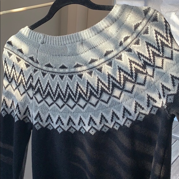 Old Navy isles black and grey sweater medum - Picture 12 of 16
